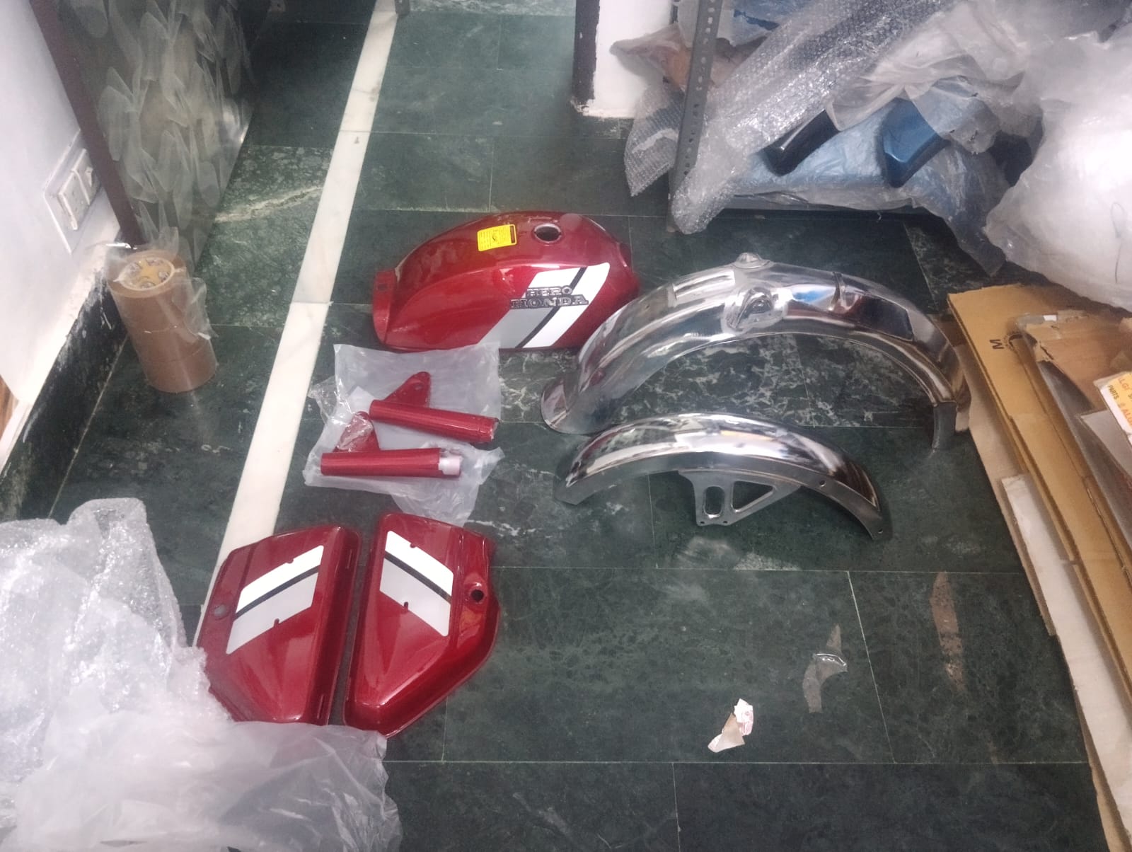CD 100 tanki + kit red